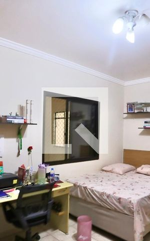 Casa à venda com 220m², 3 quartos e 5 vagas Casa à venda com 220m², 3 quartos e 5 vagasQuarto 3
