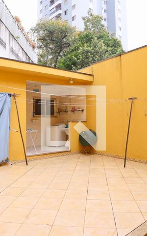 Casa à venda com 220m², 3 quartos e 5 vagas Casa à venda com 220m², 3 quartos e 5 vagasQuintal