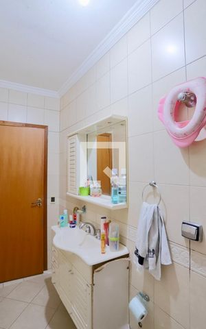 Casa à venda com 220m², 3 quartos e 5 vagas Casa à venda com 220m², 3 quartos e 5 vagasBanheiro do Quarto 3