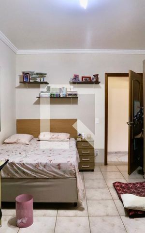 Casa à venda com 220m², 3 quartos e 5 vagas Casa à venda com 220m², 3 quartos e 5 vagasQuarto 3