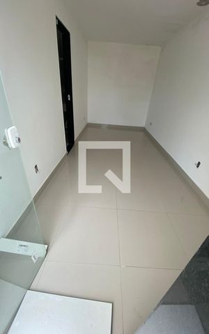 Casa de condomínio à venda com 200m², 6 quartos e 2 vagas Casa de condomínio à venda com 200m², 6 quartos e 2 vagasQuarto