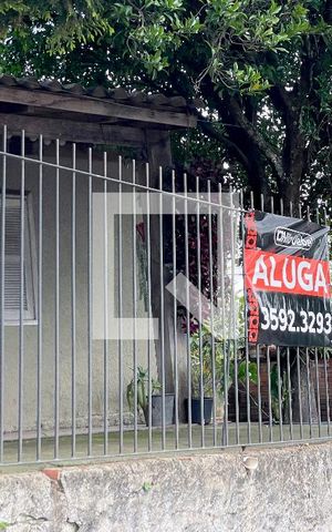 Casa à venda com 150m², 2 quartos e 1 vaga Casa à venda com 150m², 2 quartos e 1 vagaFachada e Placa