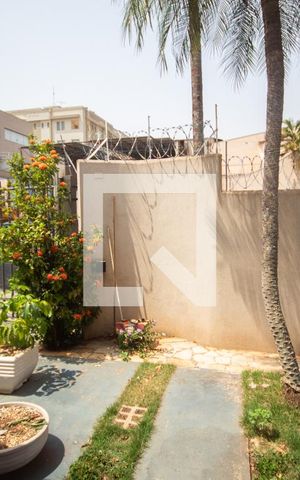 Casa para alugar com 398m², 5 quartos e 4 vagasVista da Sala de TV