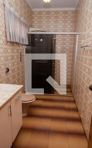 Casa para alugar com 398m², 5 quartos e 4 vagasBanheiro Social 1