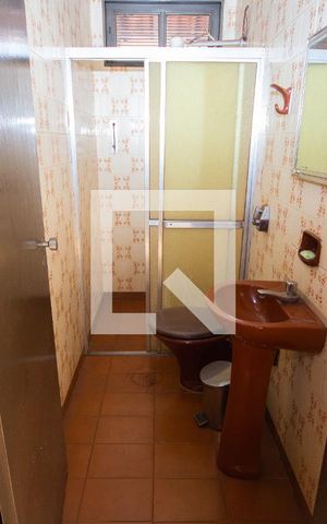 Casa para alugar com 398m², 5 quartos e 4 vagasBanheiro Social 2 - Piscina