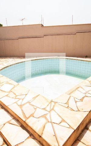 Casa para alugar com 398m², 5 quartos e 4 vagasÁrea comum - Piscina
