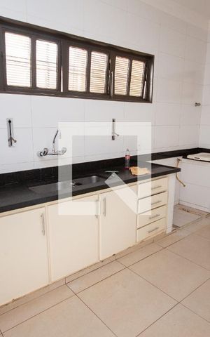 Casa para alugar com 398m², 5 quartos e 4 vagasCozinha