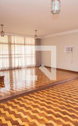 Casa para alugar com 398m², 5 quartos e 4 vagasSala