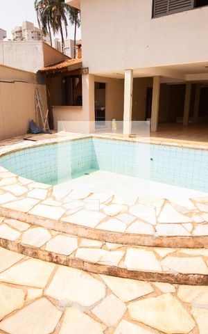 Casa para alugar com 398m², 5 quartos e 4 vagasÁrea comum - Piscina