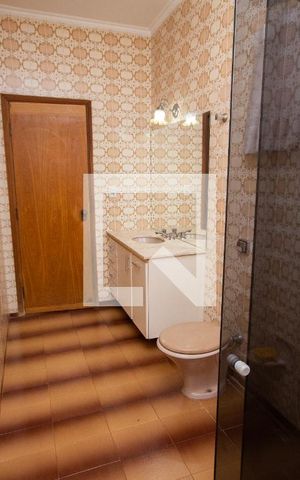 Casa para alugar com 398m², 5 quartos e 4 vagasBanheiro Social 1