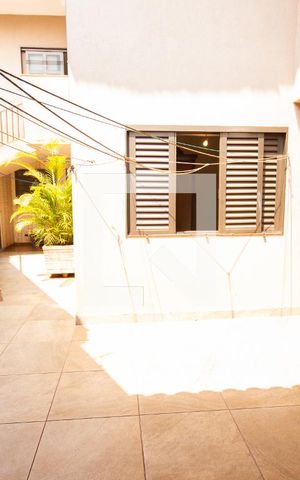 Casa para alugar com 398m², 5 quartos e 4 vagasQuintal