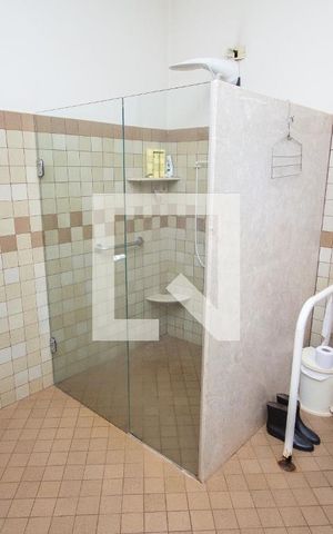 Casa para alugar com 450m², 5 quartos e sem vagaBanheiro da Suíte 2