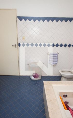 Casa para alugar com 450m², 5 quartos e sem vagaBanheiro Social 2