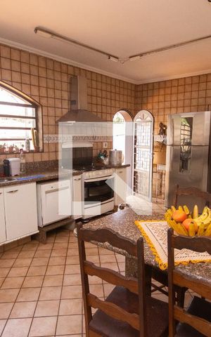 Casa para alugar com 450m², 5 quartos e sem vagaCozinha 1