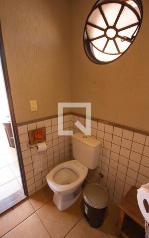 Casa para alugar com 450m², 5 quartos e sem vagaChurrasqueira - banheiro