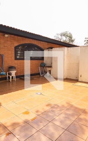 Casa para alugar com 450m², 5 quartos e sem vagaQuintal