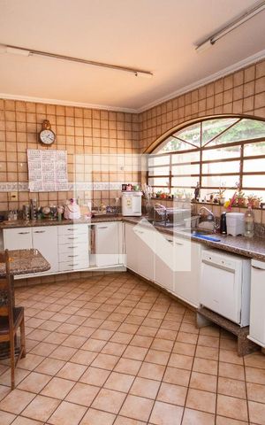 Casa para alugar com 450m², 5 quartos e sem vagaCozinha 1