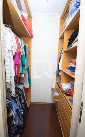 Casa para alugar com 450m², 5 quartos e sem vagaSuíte 1 - Closet