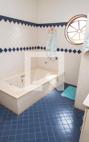 Casa para alugar com 450m², 5 quartos e sem vagaBanheiro Social 2