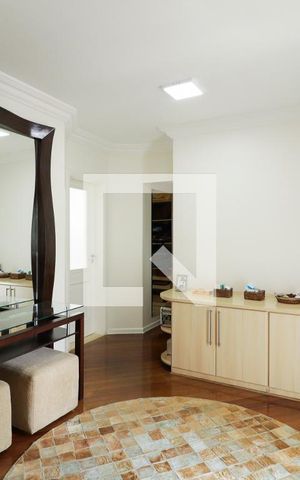 Casa à venda com 350m², 4 quartos e 5 vagasSuíte 4