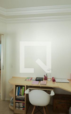 Casa à venda com 350m², 4 quartos e 5 vagasEscritório
