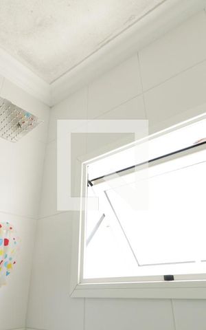 Casa à venda com 350m², 4 quartos e 5 vagasBanheiro da Suíte 2