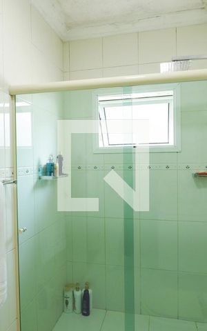Casa à venda com 350m², 4 quartos e 5 vagasBanheiro da Suíte 3
