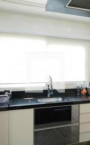 Casa à venda com 350m², 4 quartos e 5 vagasCozinha e Sala de Jantar