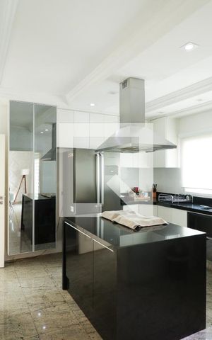 Casa à venda com 350m², 4 quartos e 5 vagasCozinha e Sala de Jantar