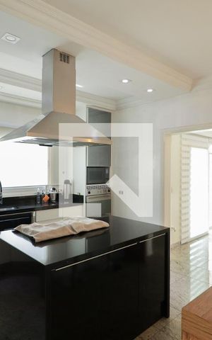 Casa à venda com 350m², 4 quartos e 5 vagasCozinha e Sala de Jantar