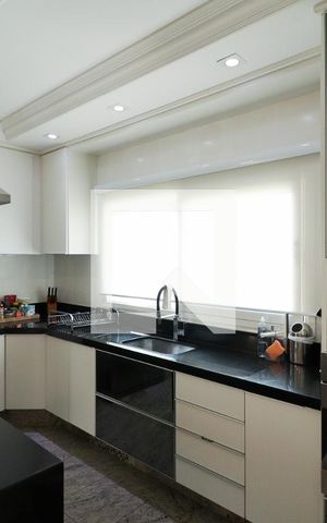 Casa à venda com 350m², 4 quartos e 5 vagasCozinha e Sala de Jantar