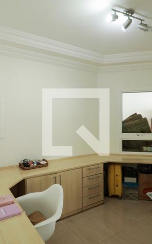 Casa à venda com 350m², 4 quartos e 5 vagasEscritório