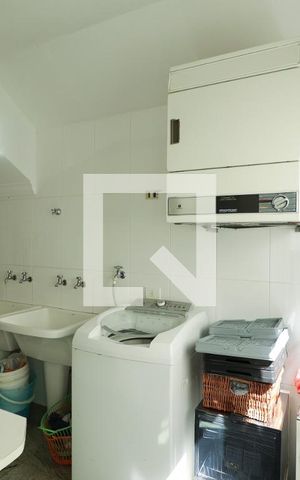 Casa à venda com 350m², 4 quartos e 5 vagasÁrea de Serviço