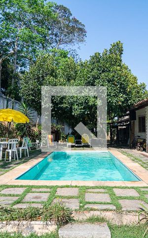 Casa à venda com 300m², 5 quartos e 3 vagas Casa à venda com 300m², 5 quartos e 3 vagasQuintal