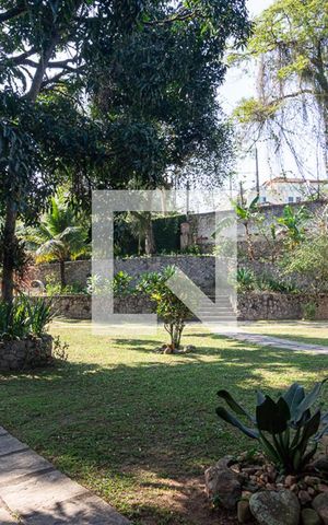 Casa à venda com 300m², 5 quartos e 3 vagas Casa à venda com 300m², 5 quartos e 3 vagasQuintal