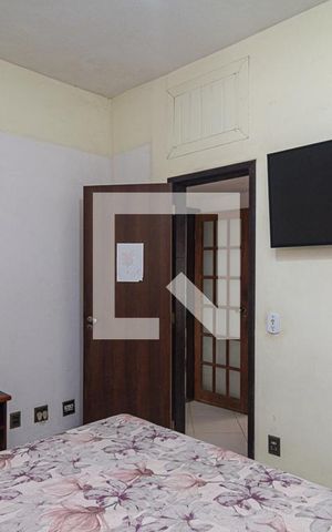 Casa à venda com 300m², 5 quartos e 3 vagas Casa à venda com 300m², 5 quartos e 3 vagasQuarto 1