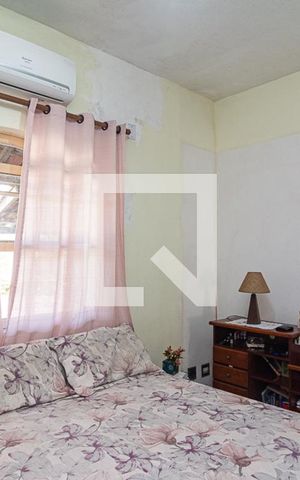 Casa à venda com 300m², 5 quartos e 3 vagas Casa à venda com 300m², 5 quartos e 3 vagasQuarto 1