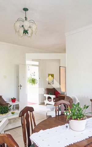 Casa à venda com 300m², 5 quartos e 3 vagas Casa à venda com 300m², 5 quartos e 3 vagasSala