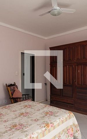 Casa à venda com 300m², 5 quartos e 3 vagas Casa à venda com 300m², 5 quartos e 3 vagasSuíte 2