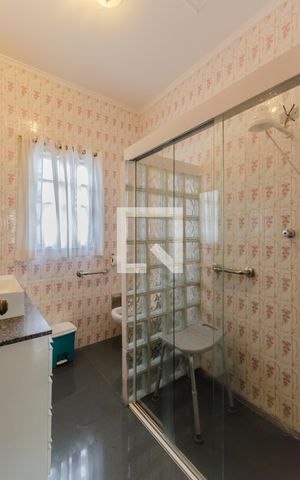 Casa para alugar com 100m², 3 quartos e 2 vagas Casa para alugar com 100m², 3 quartos e 2 vagasBanheiro