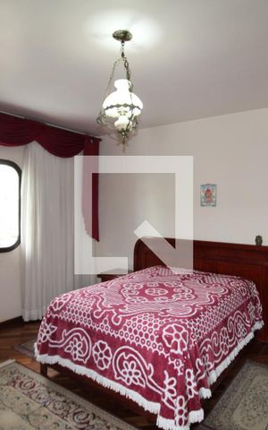 Casa à venda com 462m², 6 quartos e 6 vagasQuarto 2