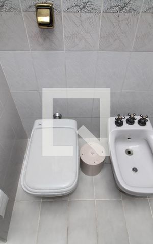 Casa à venda com 462m², 6 quartos e 6 vagasBanheiro 2