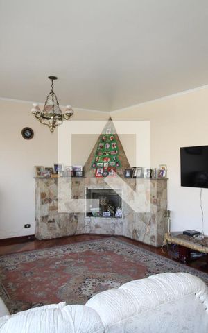 Casa à venda com 462m², 6 quartos e 6 vagasSala