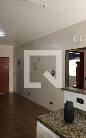Casa à venda com 462m², 6 quartos e 6 vagasCozinha