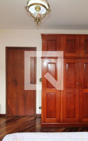 Casa à venda com 462m², 6 quartos e 6 vagasQuarto 3