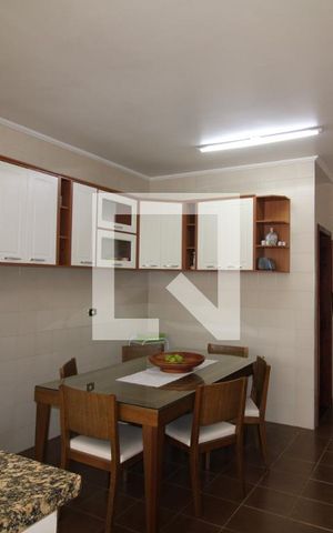 Casa à venda com 462m², 6 quartos e 6 vagasCozinha