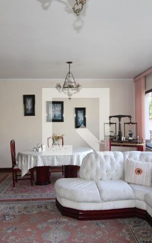 Casa à venda com 462m², 6 quartos e 6 vagasSala