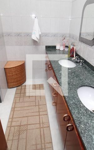 Casa à venda com 462m², 6 quartos e 6 vagasBanheiro 2