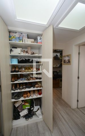 Apartamento à venda com 140m², 4 quartos e 2 vagasCorredor - Armários