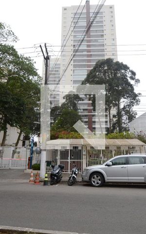 Apartamento à venda com 140m², 4 quartos e 2 vagasFachada e portaria